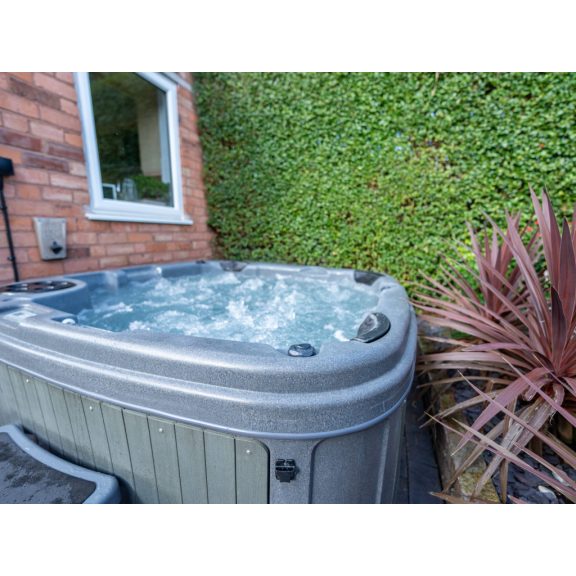 DURASPA S160 Luxus 6 személyes jakuzzi 199x199x77 cm