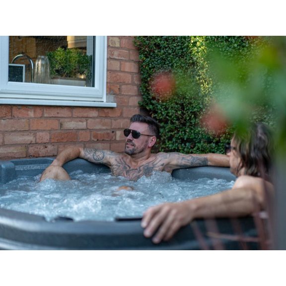 DURASPA S160 Luxus 6 személyes jakuzzi 199x199x77 cm