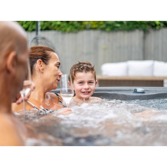 REVOLUTION_ORBIS jakuzzi  183x74cm