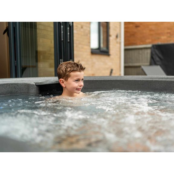 REVOLUTION_ORBIS jakuzzi  183x74cm