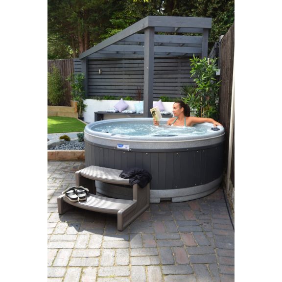 REVOLUTION_QUATROSPA jakuzzi  200x74cm
