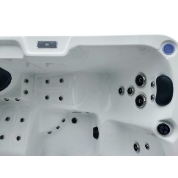 REVOLUTION TRIDENT jakuzzi 200x200x90 cm