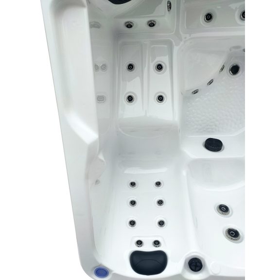 REVOLUTION TRIDENT jakuzzi 200x200x90 cm