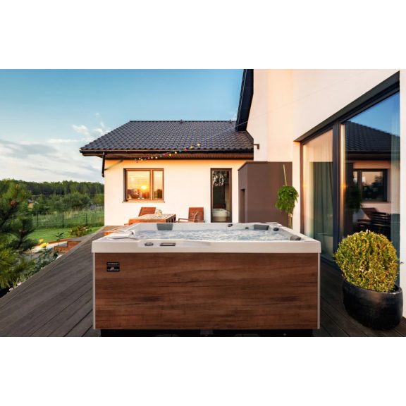 Revolution-spa Almandine jakuzzi 220x220x93 cm