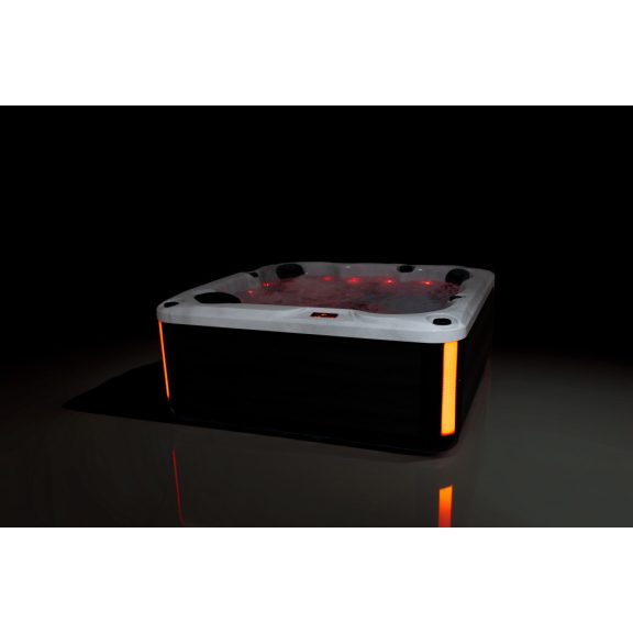 Revolution-spa Earth 200x200x80 7 fős jakuzzi