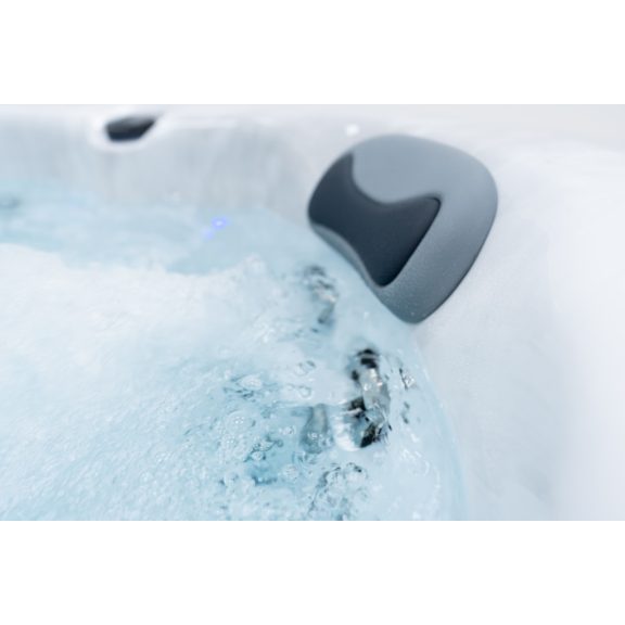 Revolution-spa Earth 200x200x80 7 fős jakuzzi