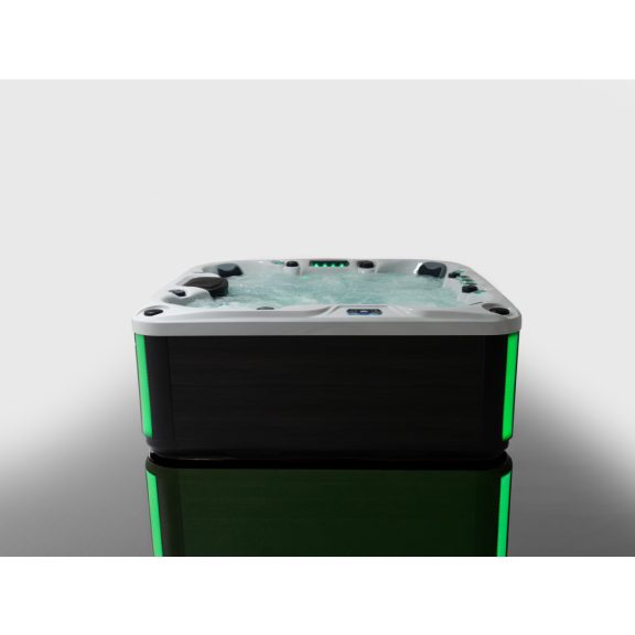 Revolution-spa Jupiter 200x200x80cm 7 fős jakuzzi