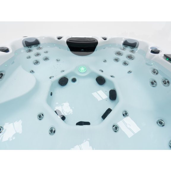 Revolution-spa Jupiter 200x200x80cm 7 fős jakuzzi