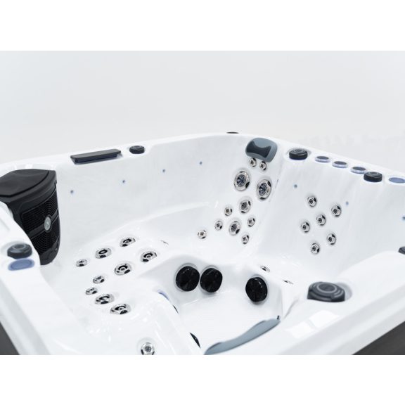Revolution-spa Neptune 200x200x80 5 fős jakuzzi