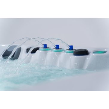 Revolution-spa Pluto 200x200x80cm 5 fős jakuzzi