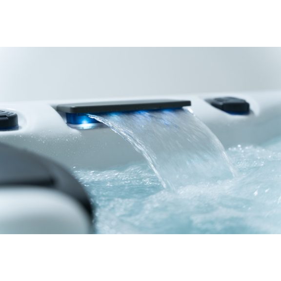Revolution-spa Pluto 200x200x80cm 5 fős jakuzzi