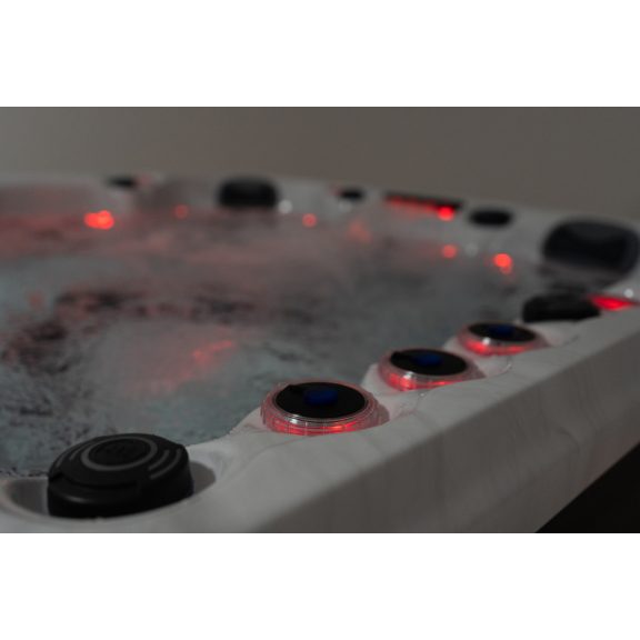 Revolution-spa Saturn 200x200x80 6 fős jakuzzi
