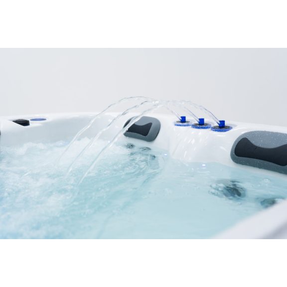 Revolution-spa Mercury 213x165x80 3 fős jakuzzi