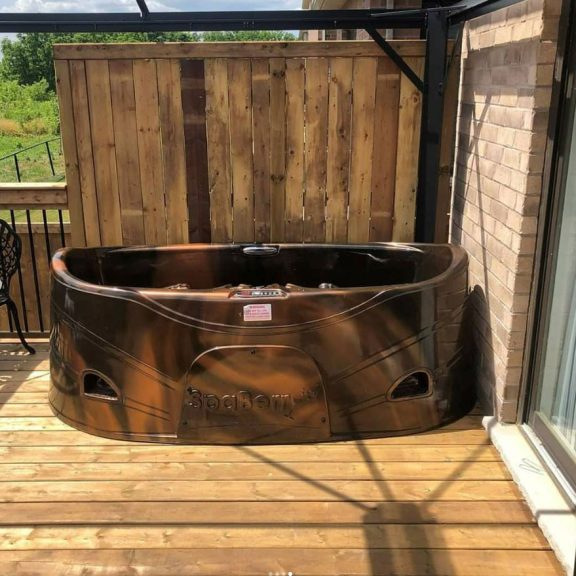 SpaBerry SB3 2 személyes jakuzzi 230x125x72cm
