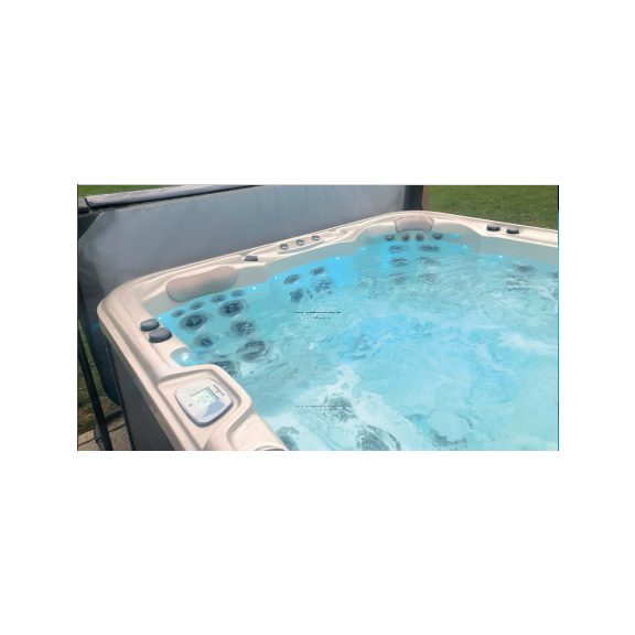 WaterW Montreal Jakuzzi 230X230X91 cm