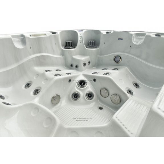 WaterW Ottawa Jakuzzi 214 X 214 X 91 cm