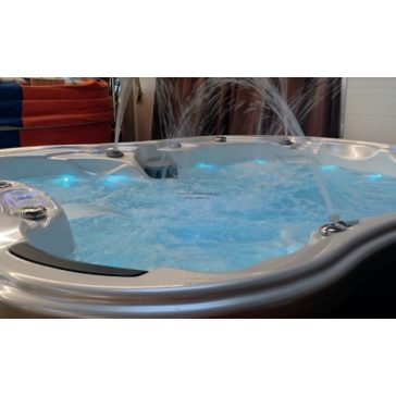 WaterW Turin Jakuzzi 150 x 210 x 80 cm