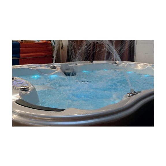 WaterW Turin Jakuzzi 150 x 210 x 80 cm