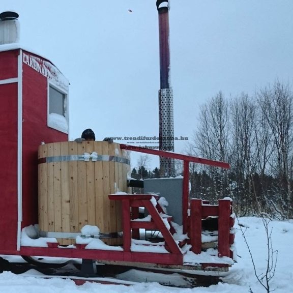 ovális lucfenyő dézsa külső alumínium kályhával(27kw)1,6x1m